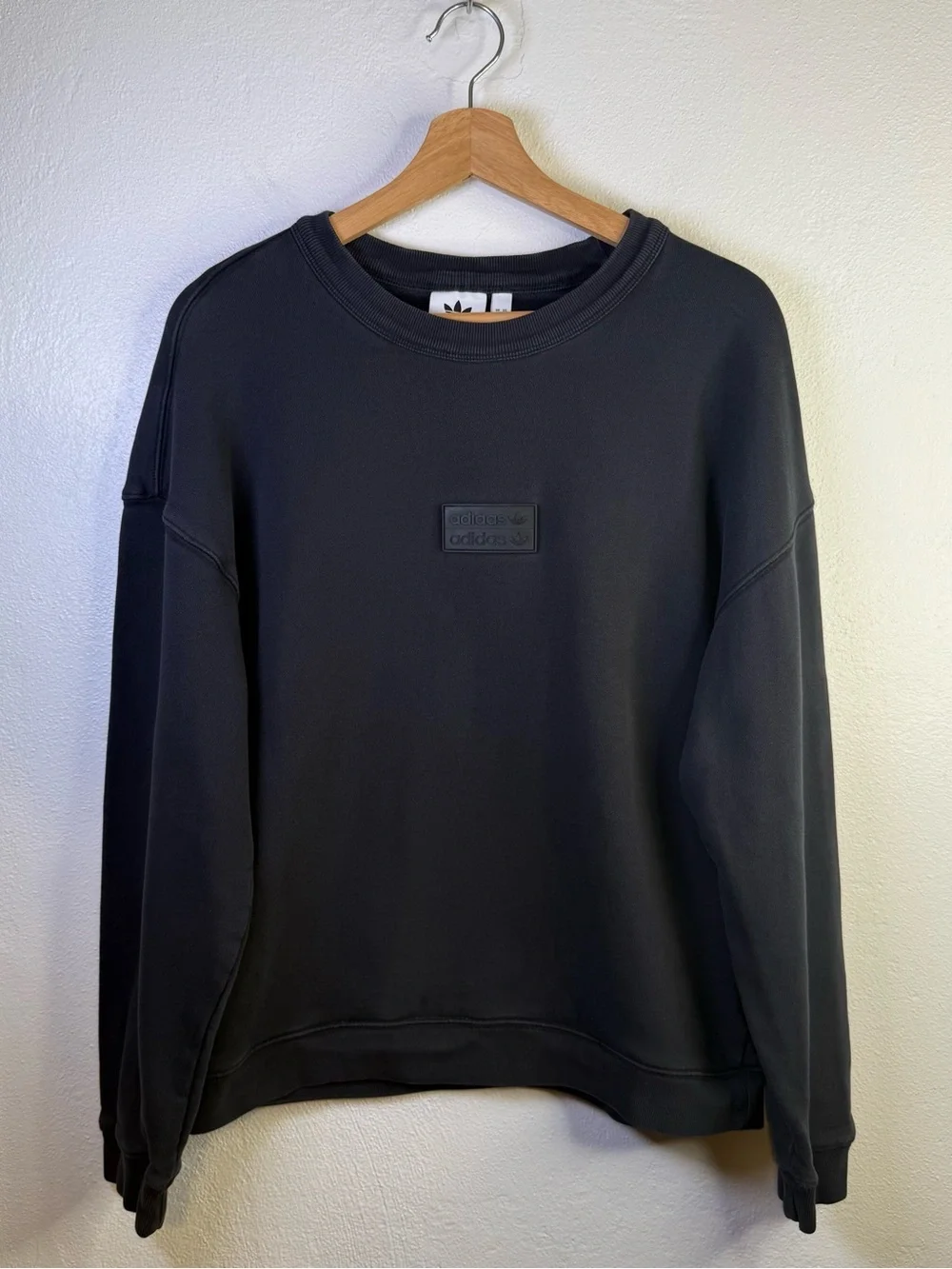 Adidas R.Y.V. Silicone Double Linear Badge Crew Sweatshirt Men’s Size Small